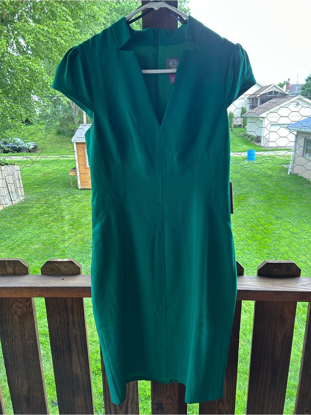 New with tags Vince Camino signature stretch crepe sheath dress size 10 green